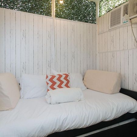 Nearest Hostel Pasay City By Reddoorz Экстерьер фото