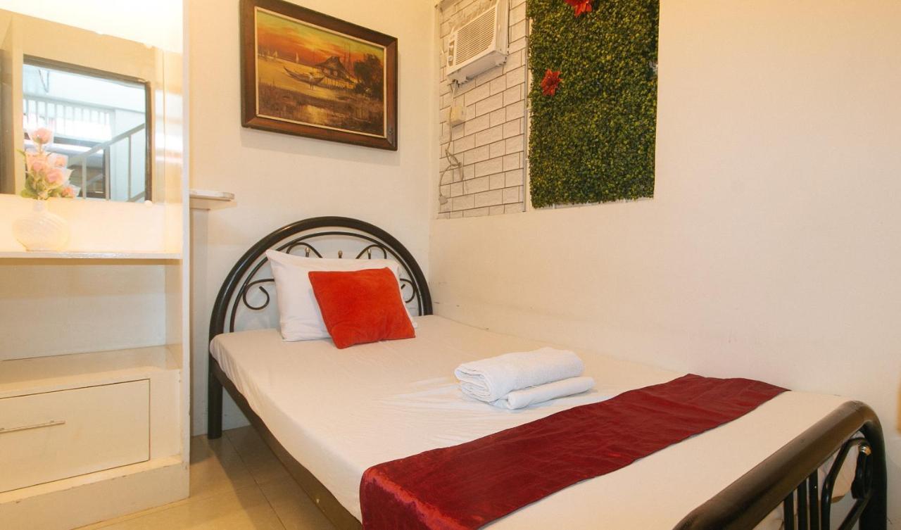 Nearest Hostel Pasay City By Reddoorz Экстерьер фото
