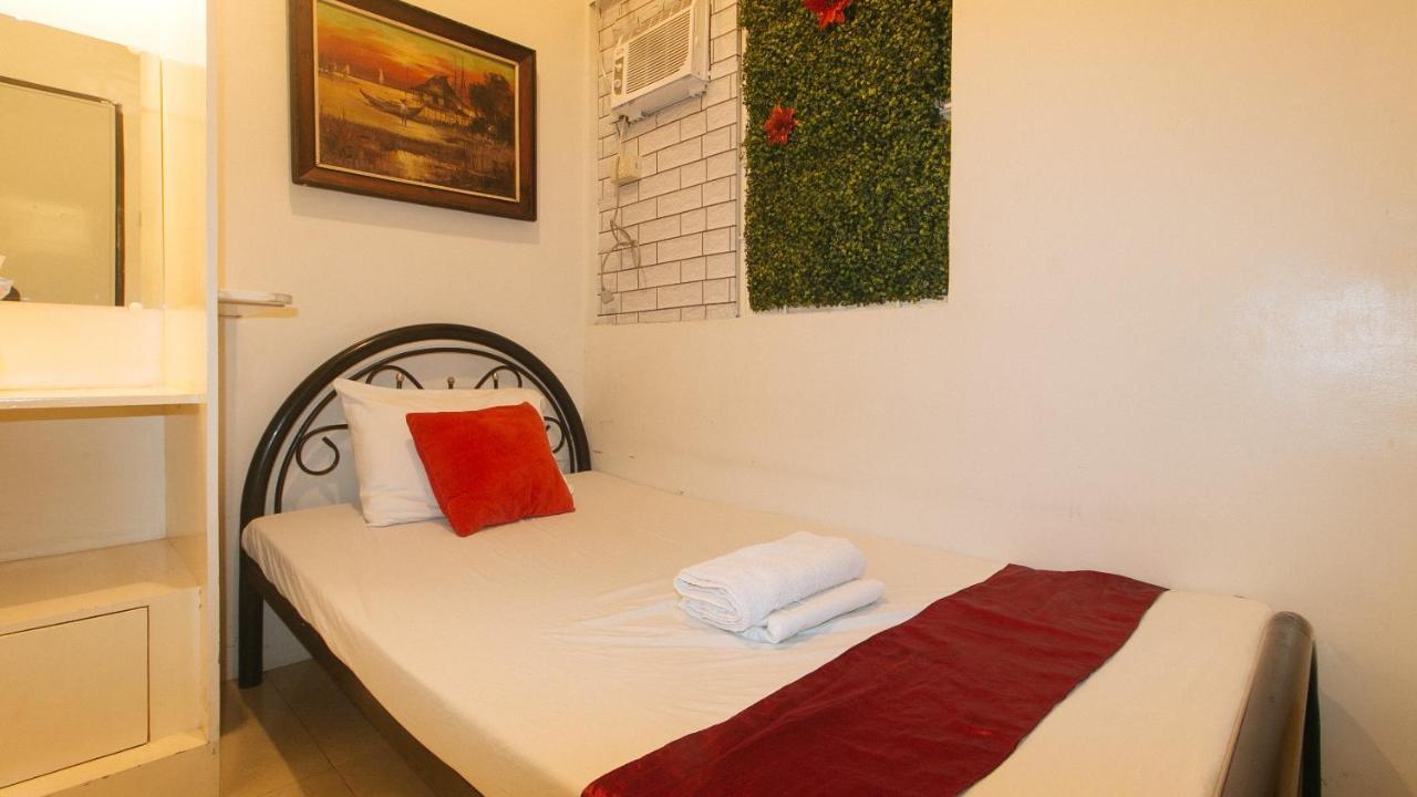 Nearest Hostel Pasay City By Reddoorz Экстерьер фото