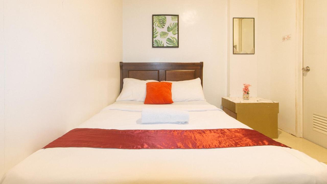 Nearest Hostel Pasay City By Reddoorz Экстерьер фото