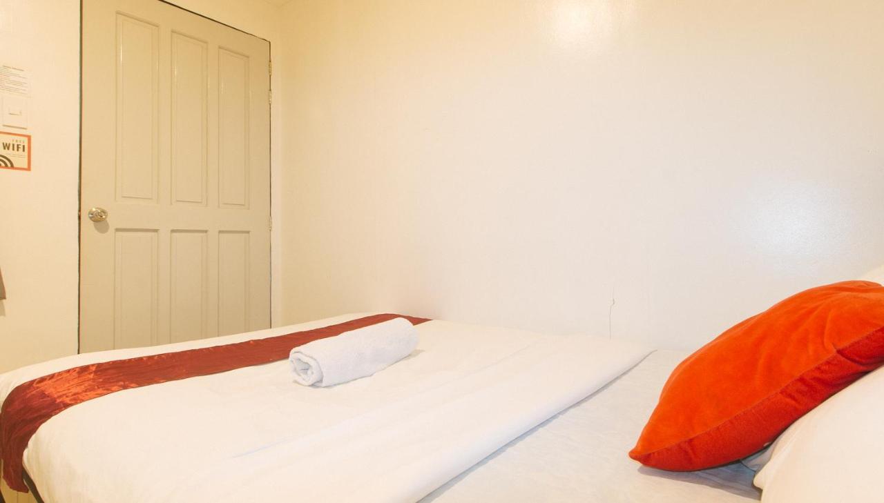 Nearest Hostel Pasay City By Reddoorz Экстерьер фото