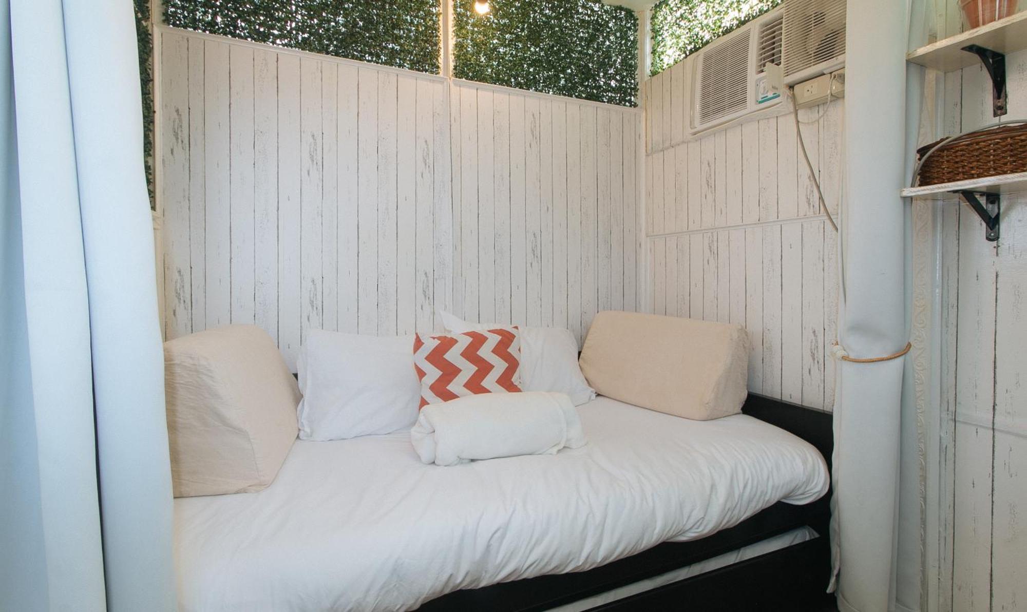 Nearest Hostel Pasay City By Reddoorz Экстерьер фото